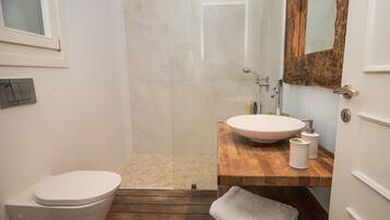 Comfort House, 2 Bedrooms, Sea View, Beachside | Bathroom