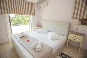 Comfort House, 2 Bedrooms, Sea View, Beachside | 2 bedrooms, iron/ironing board, free WiFi, bed sheets - Grand Bleu Porto Heli Beachfront House (Ermionida)