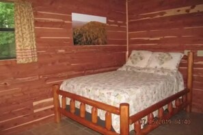 Iron/ironing board, bed sheets