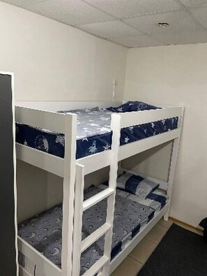 Standard-Vierbettzimmer