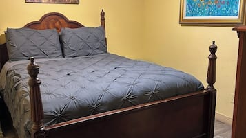 3 bedrooms, iron/ironing board, bed sheets