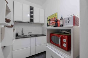 冰箱、微波炉、炉灶、茶具/咖啡用具