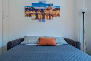 1 Schlafzimmer, Schreibtisch, Reisekinderbett, WLAN