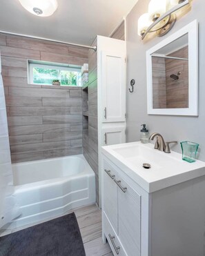 Towels, soap, shampoo, toilet paper
