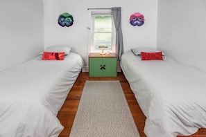 2 bedrooms, desk, iron/ironing board, free WiFi