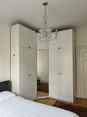 2 soverom, strykejern/-brett, wi-fi og sengetøy