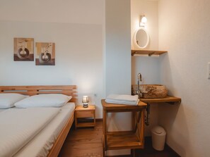 4 Schlafzimmer, Bügeleisen/Bügelbrett, WLAN