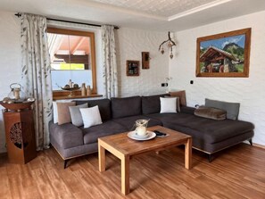 TV - Hüttaler by Interhome (Bramberg am Wildkogel)