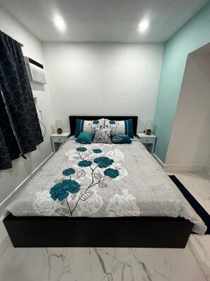 1 bedroom, iron/ironing board, WiFi - Sandy Shore Studio 5 min to beach  (Fort Lauderdale)