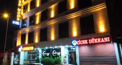 Grand Moon Hotel