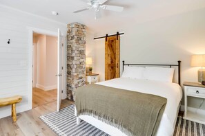 5 Schlafzimmer, Schreibtisch, WLAN, Bettwäsche