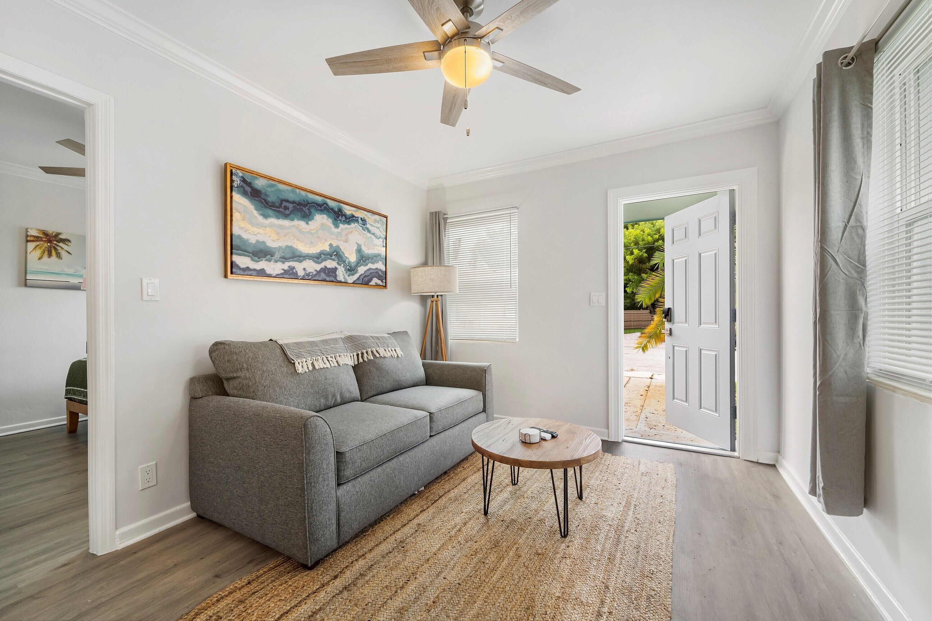 Paradise Cottage - Near Beach Pet Friendly 