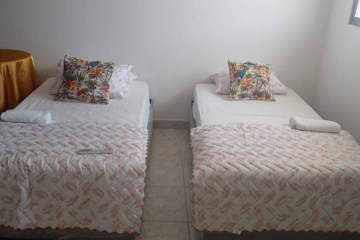 basic double room | free wifi, bed sheets