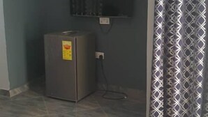エグゼクティブ シングルルーム | デスク、ノートパソコン用作業スペース、WiFi (無料)、客室ごとに異なる装飾