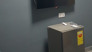 デラックス デュープレックス | デスク、ノートパソコン用作業スペース、WiFi (無料)、客室ごとに異なる装飾