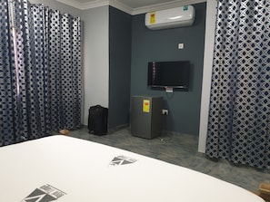 Habitación individual Confort, 1 cama de matrimonio grande | Decoración individual, mobiliario individual, escritorio