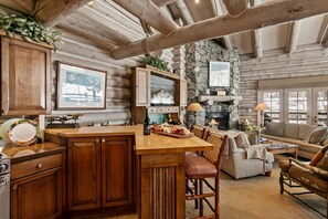 Dining - Pine Inn at Trail's End - Three Bedroom w/ Spa #6 by Deer Valley Resort (Park City)