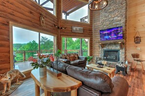 Smart TV, chimenea, videojuegos y tenis de mesa