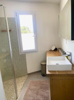 Shower, toilet paper