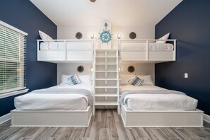 5 bedrooms, iron/ironing board, free WiFi, bed sheets