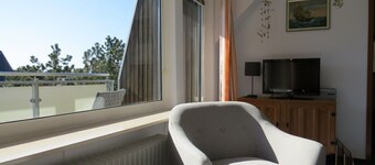 Eine Tolle Wohnung für Familien mit bis zu 3 Kindern und das Mitten in Wittdün. Links der Kniepsand, Rechts das Wattenmeer. Alles ist für Sie Fußläufig Erreichbar