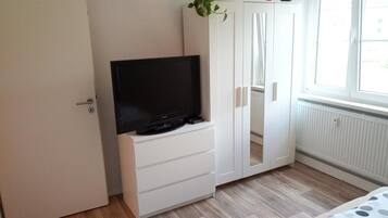 1 bedroom, cribs/infant beds, free WiFi, bed sheets