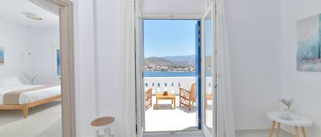 2 bedrooms, desk, iron/ironing board, travel cot