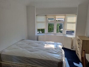 5 bedrooms, WiFi, bed sheets