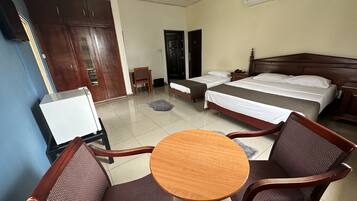 Family Room | 1 bedroom, desk, free WiFi