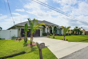 Exterior - Upscale Treasure Coast Retreat! Port St Lucie Home (Port St. Lucie)