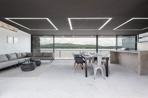 Dining - Direct lakefront total home in Teques, spa, gym, karaoke, games room, staff (Tequesquitengo)