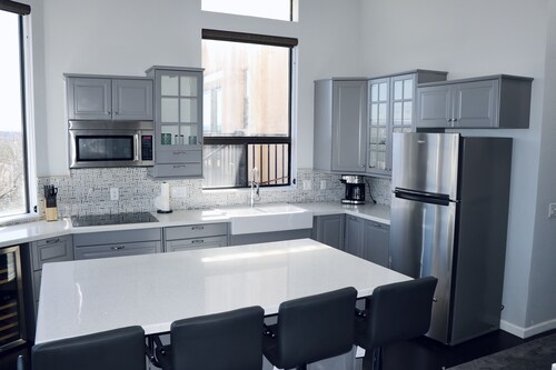 Cliffside Castle - Hillside house with stunning views