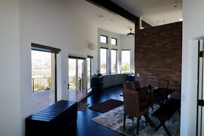 Dining - Cliffside Castle - Hillside house with stunning views (Clarkdale)