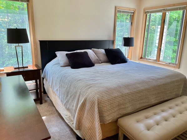 4 bedrooms, iron/ironing board, free WiFi, bed sheets