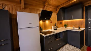 Luxury-Bungalow, 1 Schlafzimmer, Flussblick | Eigene Küche | Kühlschrank, Mikrowelle, Herdplatte, Wasserkocher mit Kaffee-/Teezubehör