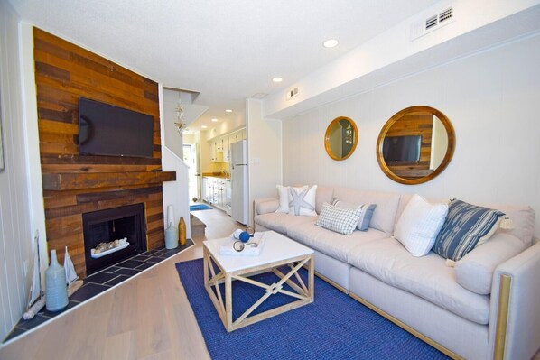 Townhome, 1 Bedroom | Living area | Streaming services - Rusty Anchor 42 1 Bedroom Townhouse (Ocean City)
