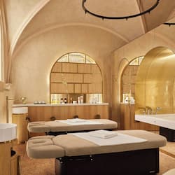 Couples treatment room(s), sauna, hot tub, steam room, body treatments