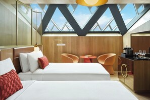 Cozy Twin Room, City View | 高級寝具、羽毛の掛け布団、低反発ベッド、ミニバー