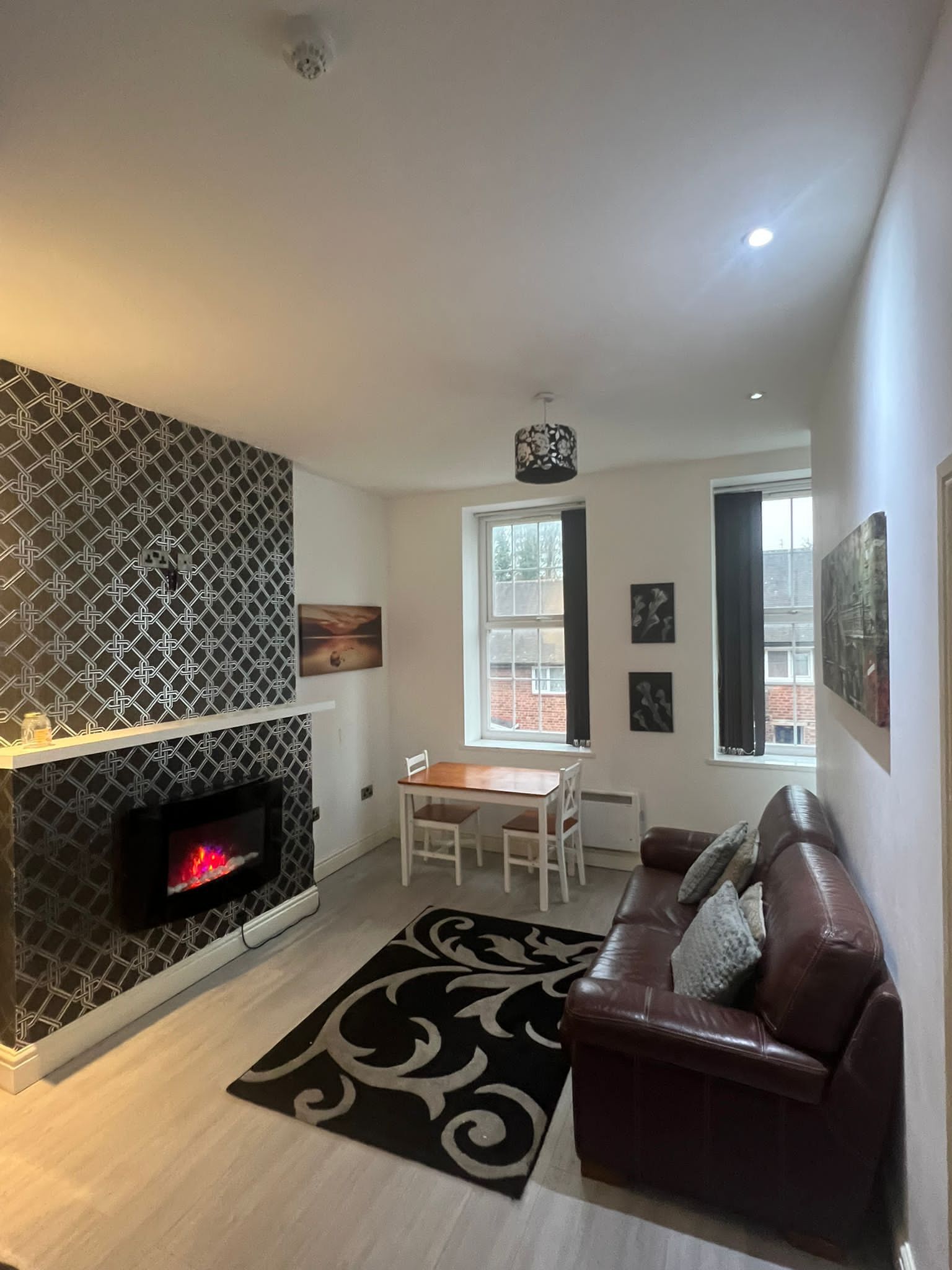 Lägenhet - 1 queensize-säng | Vardagsrum | Eldstad