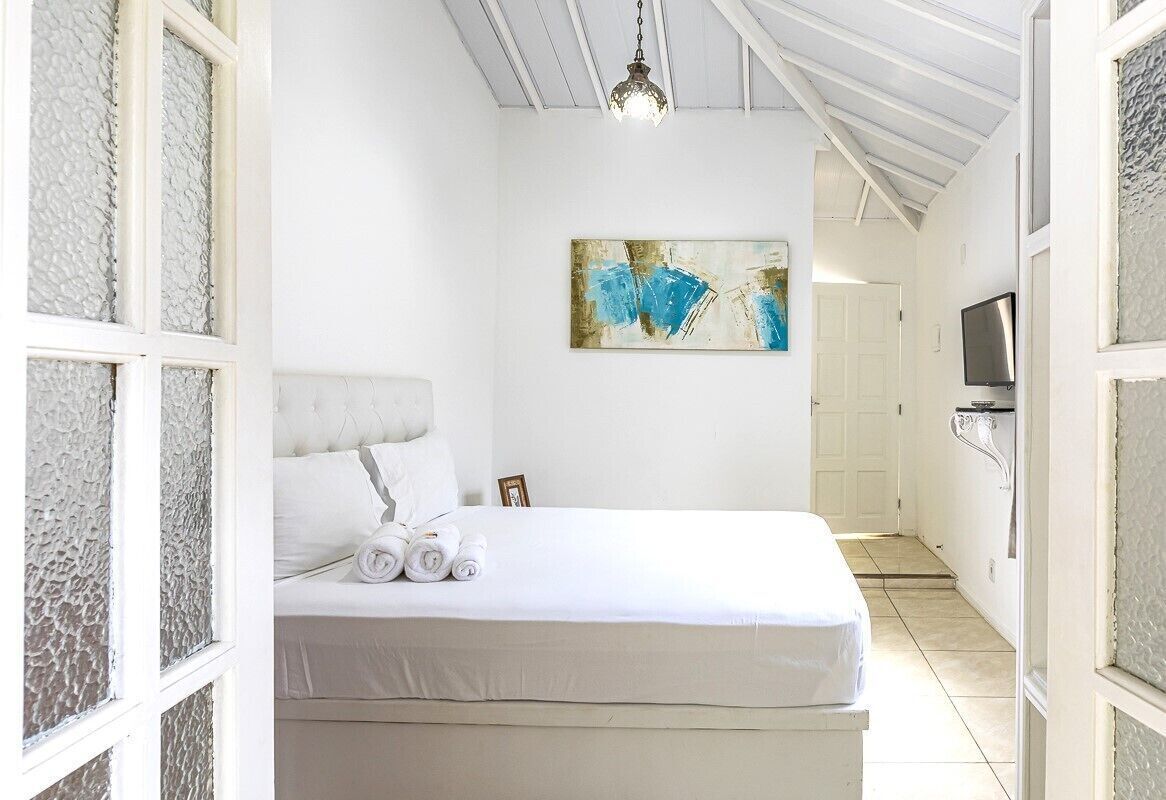 1 bedroom, Egyptian cotton sheets, premium bedding