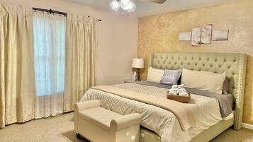 3 bedrooms, desk, iron/ironing board, free WiFi