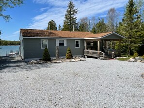 Exterior - Drummond Island Hotel & Vacation Homes - Memory Maker Bay (Drummond)