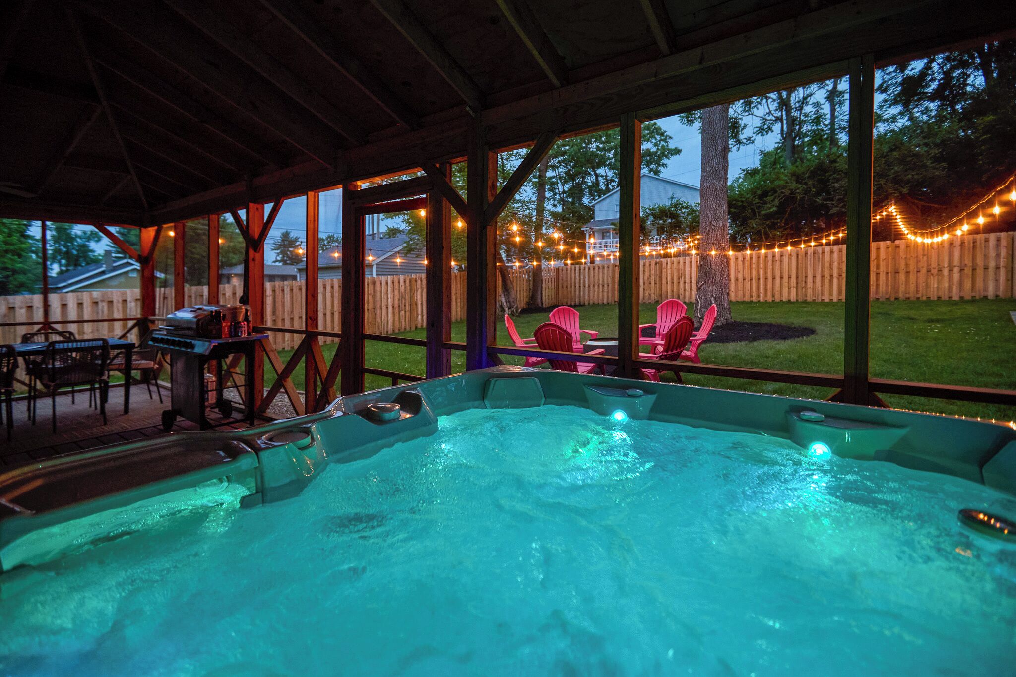 Indiana University - Campus Cottage - Hot Tub - 2 Blocks from Tailgating Fields!