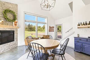 Dining - River Wine Farmhouse (Newberg)