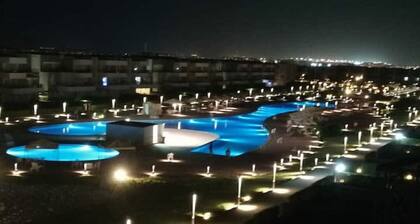 Enjoy The Sun In Blumar Elsokhna