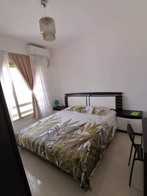 3 bedrooms, bed sheets