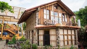 Free WiFi, bed sheets - Eden Holistic Retreat & Event Center (San Marcos La Laguna)