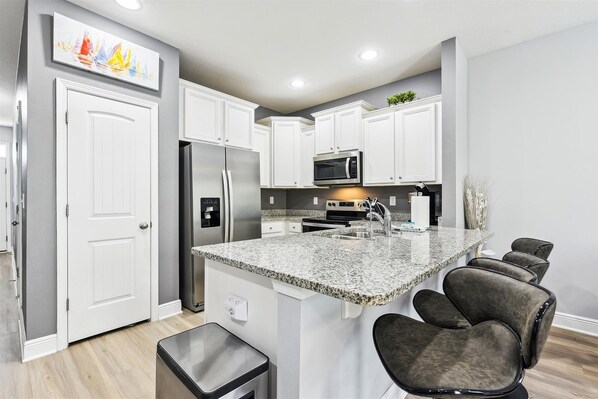 Townhome, 3 Bedrooms | Private kitchen - 7664 Shadow Lake - Happy Horizons - 3 Bedroom 3 Townhouse by RedAwning (Panama City Beach)