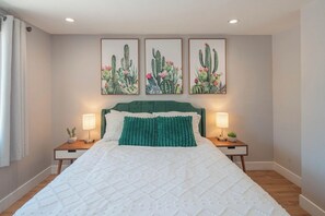 3 habitaciones y tabla de planchar con plancha 