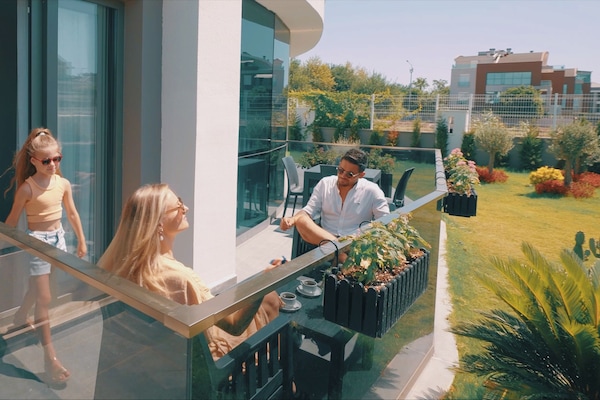 Family Süit, 2 Yatak Odası, Bahçe Manzaralı | Anti alerjik yatak takımı, minibar, masa